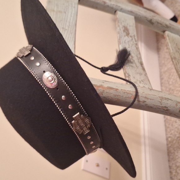 Harley Davidson Black Wide Brim Hat with Silvertone Conchos NWOT - Picture 4 of 4